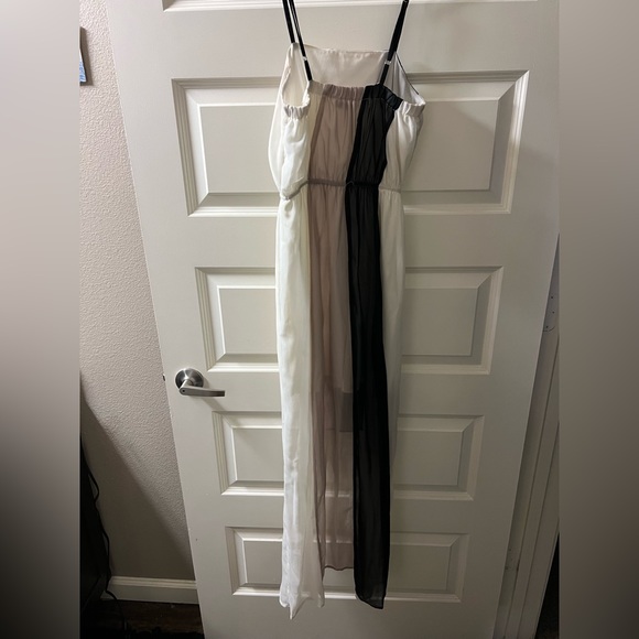 Dress - Picture 4 of 5